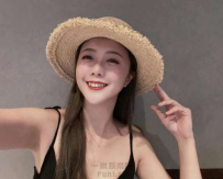 逆天身材超勾魂的白皙正妹