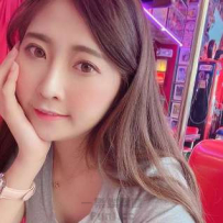 隱藏不住的好身材 超甜笑容看了秒愛上