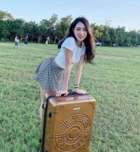 極致身材讓人in...超甜笑容看了秒淪陷